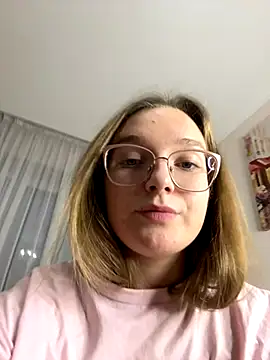 Snapshot of Bellatrisssaa chatting on 11/20/25, 03:01 Bellatrisssaa online show from 11/20/25, 03:01