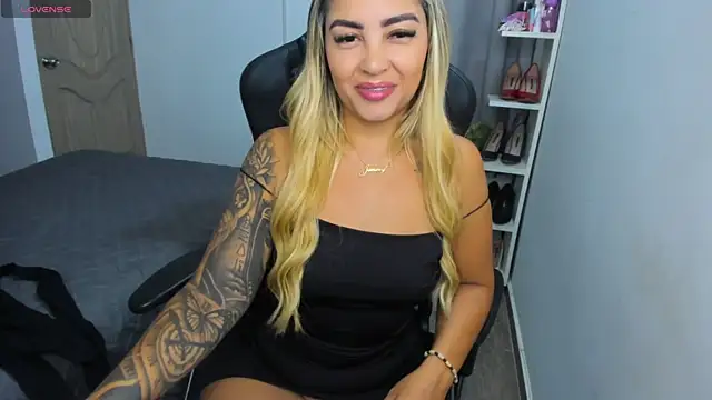 Snapshot of NicolPorto chatting on 09/22/25, 11:23 NicolPorto online show from 09/22/25, 11:23