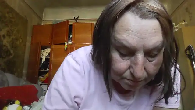 Snapshot of AnnaLive570 chatting on 10/26/25, 09:59 AnnaLive570 online show from 10/26/25, 09:59