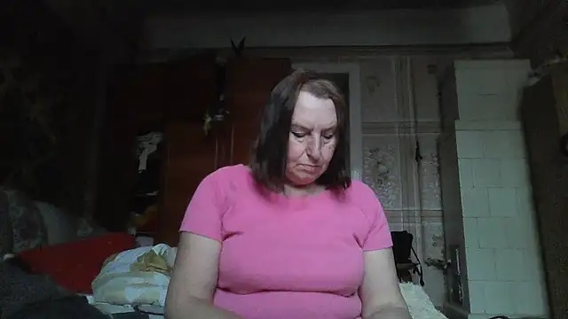 Snapshot of AnnaLive570 chatting on 11/04/25, 10:36 AnnaLive570 online show from 11/04/25, 10:36