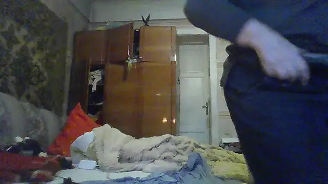 Snapshot of AnnaLive570 chatting on 11/05/25, 01:44 AnnaLive570 online show from 11/05/25, 01:44