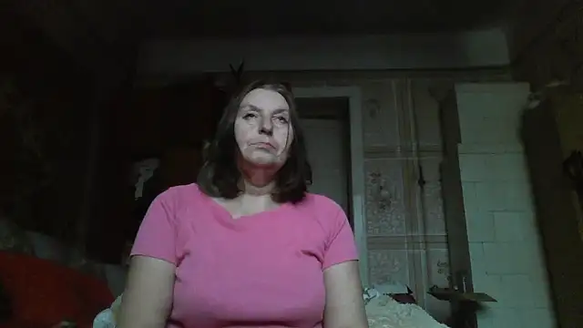 Snapshot of AnnaLive570 chatting on 11/07/25, 11:10 AnnaLive570 online show from 11/07/25, 11:10