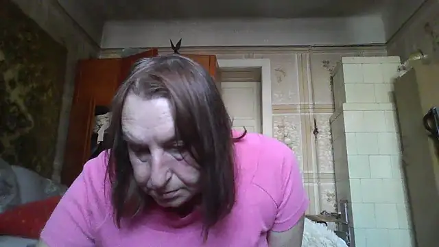 Snapshot of AnnaLive570 chatting on 11/15/25, 11:29 AnnaLive570 online show from 11/15/25, 11:29