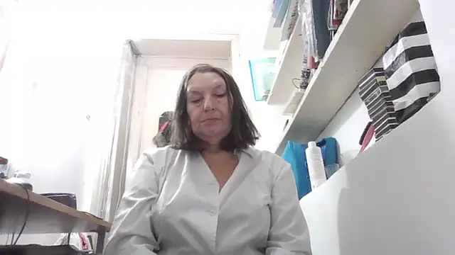 Snapshot of AnnaLive570 chatting on 12/14/25, 05:57 AnnaLive570 online show from 12/14/25, 05:57