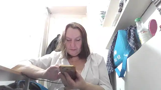 Snapshot of AnnaLive570 chatting on 01/07/26, 05:43 AnnaLive570 online show from 01/07/26, 05:43