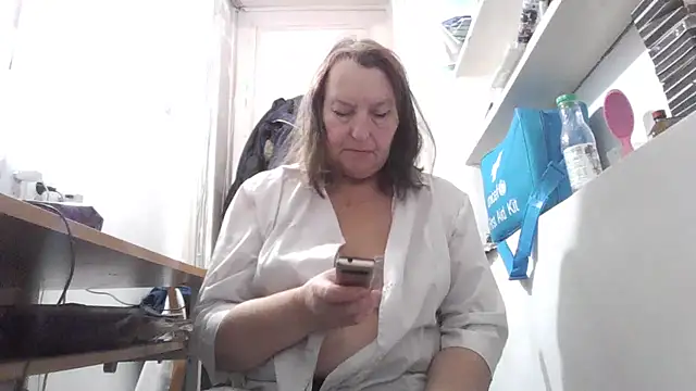 Snapshot of AnnaLive570 chatting on 01/10/26, 05:42 AnnaLive570 online show from 01/10/26, 05:42