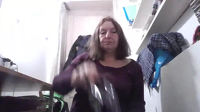 Snapshot of AnnaLive570 chatting on 01/15/26, 05:34 AnnaLive570 online show from 01/15/26, 05:34