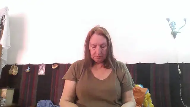 Snapshot of AnnaLive570 chatting on 03/15/26, 12:44 AnnaLive570 online show from 03/15/26, 12:44