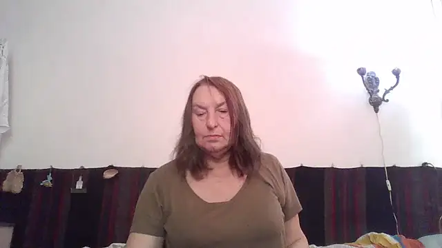 Snapshot of AnnaLive570 chatting on 03/18/26, 05:32 AnnaLive570 online show from 03/18/26, 05:32