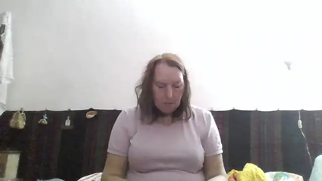 Snapshot of AnnaLive570 chatting on 03/26/26, 12:39 AnnaLive570 online show from 03/26/26, 12:39