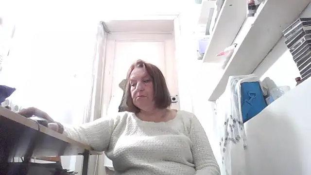 Snapshot of AnnaLive570 chatting on 03/26/26, 12:44 AnnaLive570 online show from 03/26/26, 12:44