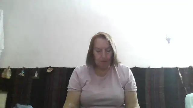 Snapshot of AnnaLive570 chatting on 03/28/26, 02:33 AnnaLive570 online show from 03/28/26, 02:33