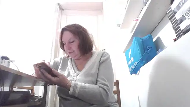 Snapshot of AnnaLive570 chatting on 04/06/26, 04:57 AnnaLive570 online show from 04/06/26, 04:57