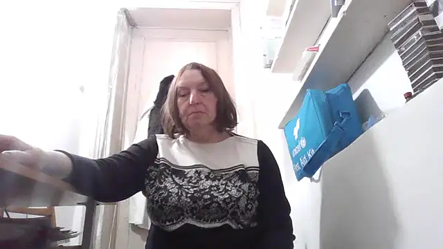 Snapshot of AnnaLive570 chatting on 04/07/26, 04:35 AnnaLive570 online show from 04/07/26, 04:35