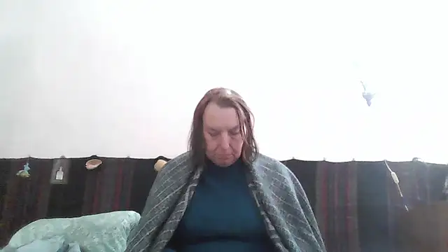 Snapshot of AnnaLive570 chatting on 04/10/26, 02:33 AnnaLive570 online show from 04/10/26, 02:33