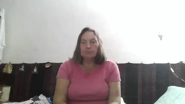 Snapshot of AnnaLive570 chatting on 06/12/26, 02:32 AnnaLive570 online show from 06/12/26, 02:32