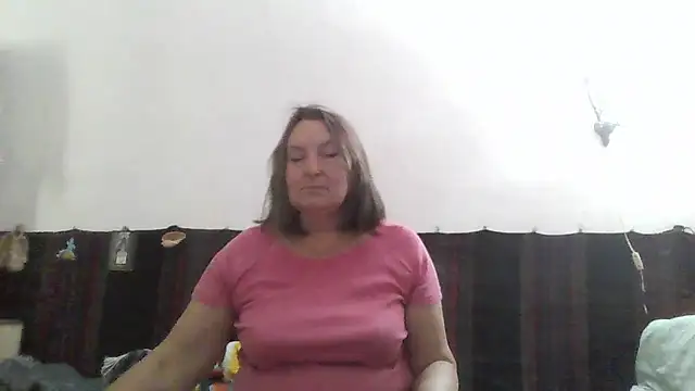 Snapshot of AnnaLive570 chatting on 06/18/26, 12:42 AnnaLive570 online show from 06/18/26, 12:42