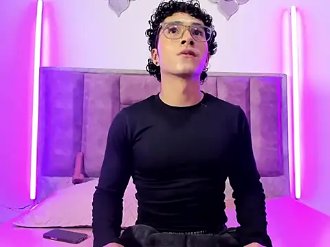 0anonimo bottom1 online show from 09/25/25, 08:23