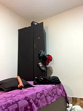 0anonimo bottom1 online show from 09/29/25, 07:40