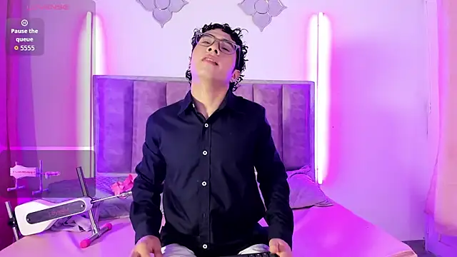 0anonimo bottom1 online show from 10/02/25, 12:45