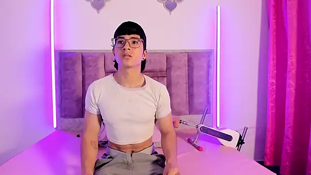 0anonimo bottom1 online show from 10/03/25, 12:57