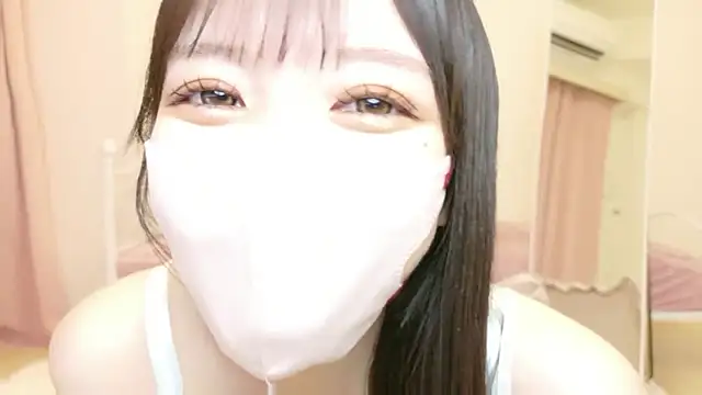 Snapshot of roachan_ chatting on 03/18/26, 02:31 roachan online show from 03/18/26, 02:31