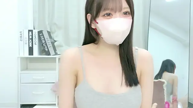 Snapshot of roachan_ chatting on 07/13/26, 02:20 roachan online show from 07/13/26, 02:20
