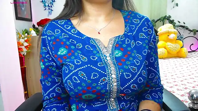 Snapshot of WildDimpi_0 chatting on 11/11/25, 05:46 WildDimpi 0 online show from 11/11/25, 05:46