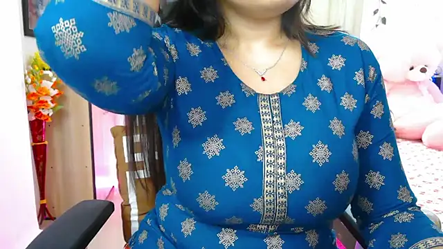 Snapshot of WildDimpi_0 chatting on 04/07/26, 11:10 WildDimpi 0 online show from 04/07/26, 11:10