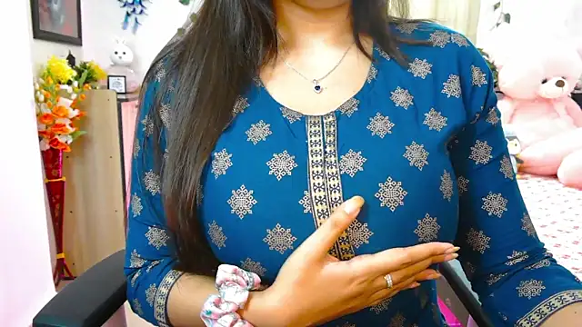 Snapshot of WildDimpi_0 chatting on 04/08/26, 10:37 WildDimpi 0 online show from 04/08/26, 10:37