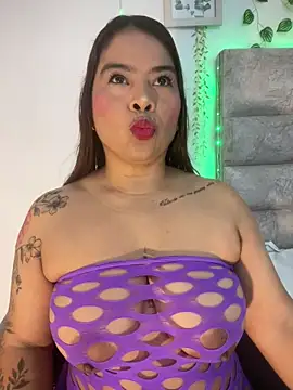 Snapshot of roselyn_caprice chatting on 06/07/26, 12:59 roselyn caprice online show from 06/07/26, 12:59