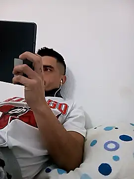 Andr3s69xxx online show from 01/13/26, 09:09