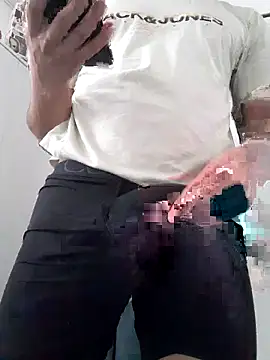 Snapshot of Andr3s69xxx chatting on 04/30/26, 09:48 Andr3s69xxx online show from 04/30/26, 09:48