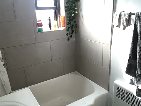 littyleesh1 online show from 12/03/25, 05:22