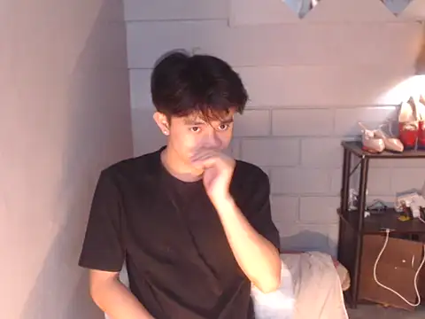 Snapshot of NautyBoyBrazeen_143 chatting on 03/25/26, 12:33 NautyBoyBrazeen 143 online show from 03/25/26, 12:33