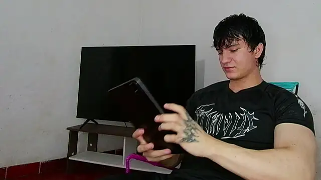 Snapshot of ErickWalton chatting on 01/15/26, 05:23 ErickWalton online show from 01/15/26, 05:23