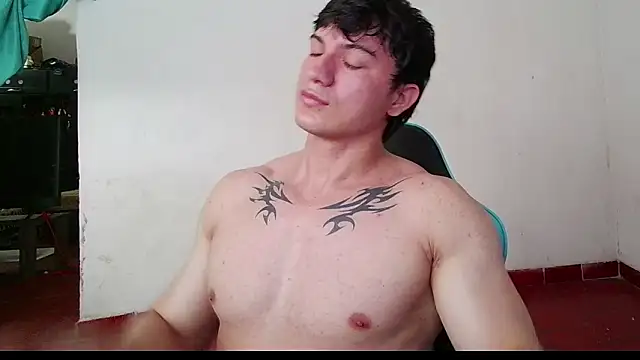 Snapshot of ErickWalton chatting on 03/08/26, 06:55 ErickWalton online show from 03/08/26, 06:55