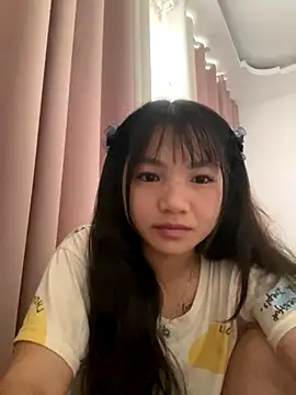 Emlyly-18 online show from 09/13/25, 12:43