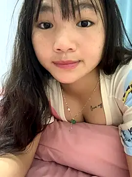 Emlyly-18 online show from 10/02/25, 04:19