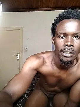 Snapshot of donchico0 chatting on 04/02/26, 12:36 donchico0 online show from 04/02/26, 12:36