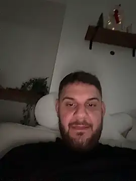 Snapshot of Fabiowe@xh chatting on 12/15/25, 02:21 Fabiowexh online show from 12/15/25, 02:21