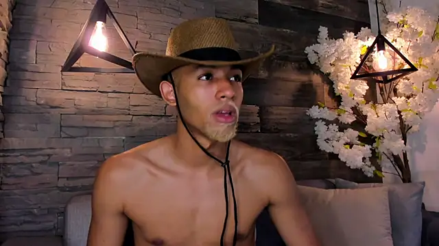 Snapshot of B_Wild chatting on 09/25/25, 04:05 B Wild online show from 09/25/25, 04:05