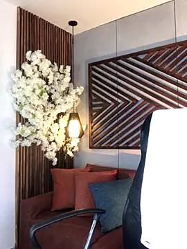 Snapshot of B_Wild chatting on 10/06/25, 01:14 B Wild online show from 10/06/25, 01:14