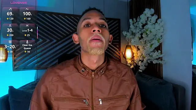 Snapshot of B_Wild chatting on 10/13/25, 03:39 B Wild online show from 10/13/25, 03:39