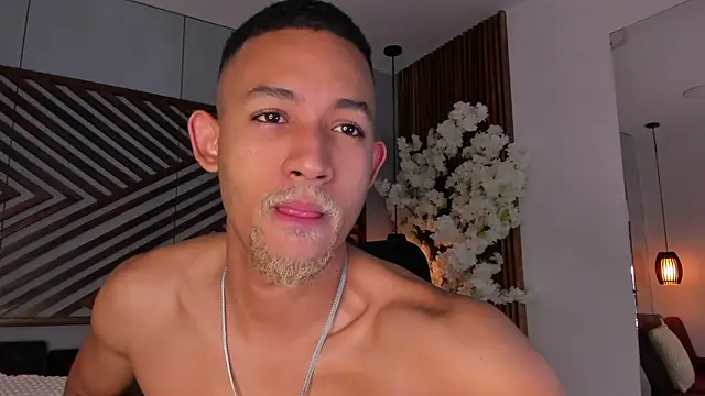 Snapshot of B_Wild chatting on 11/28/25, 03:42 B Wild online show from 11/28/25, 03:42