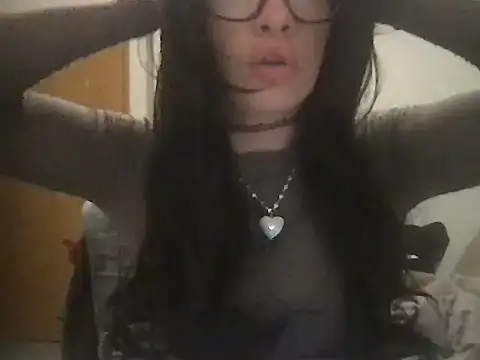 Snapshot of Meliraya chatting on 11/13/25, 11:36 Meliraya online show from 11/13/25, 11:36