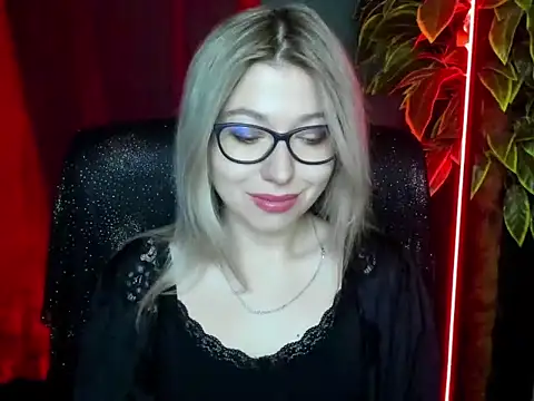 Snapshot of loveHeidi chatting on 03/09/26, 05:33 loveHeidi online show from 03/09/26, 05:33