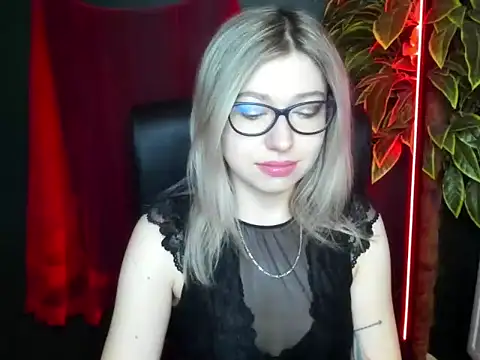 Snapshot of loveHeidi chatting on 03/12/26, 05:24 loveHeidi online show from 03/12/26, 05:24