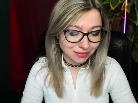 Snapshot of loveHeidi chatting on 03/18/26, 06:27 loveHeidi online show from 03/18/26, 06:27