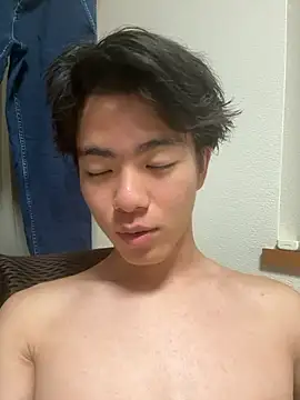 Snapshot of gagsjj chatting on 10/19/25, 04:07 gagsjj online show from 10/19/25, 04:07